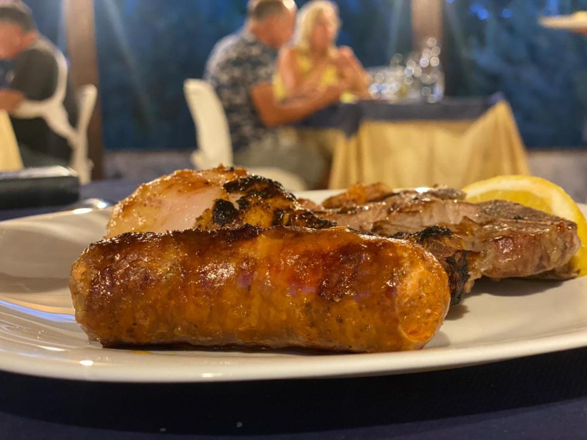Hotel Lo Smeraldo Roccavivara Екстериор снимка