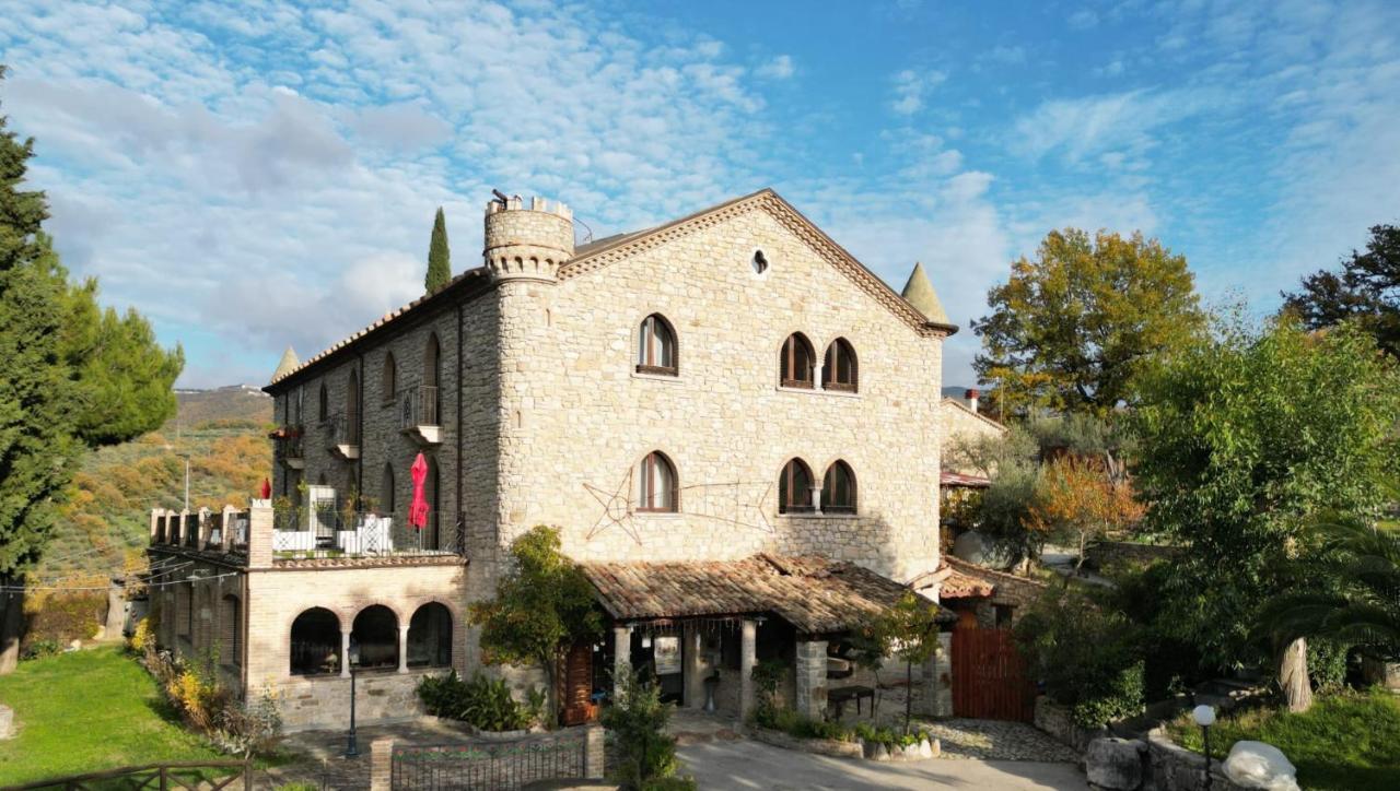 Hotel Lo Smeraldo Roccavivara Екстериор снимка