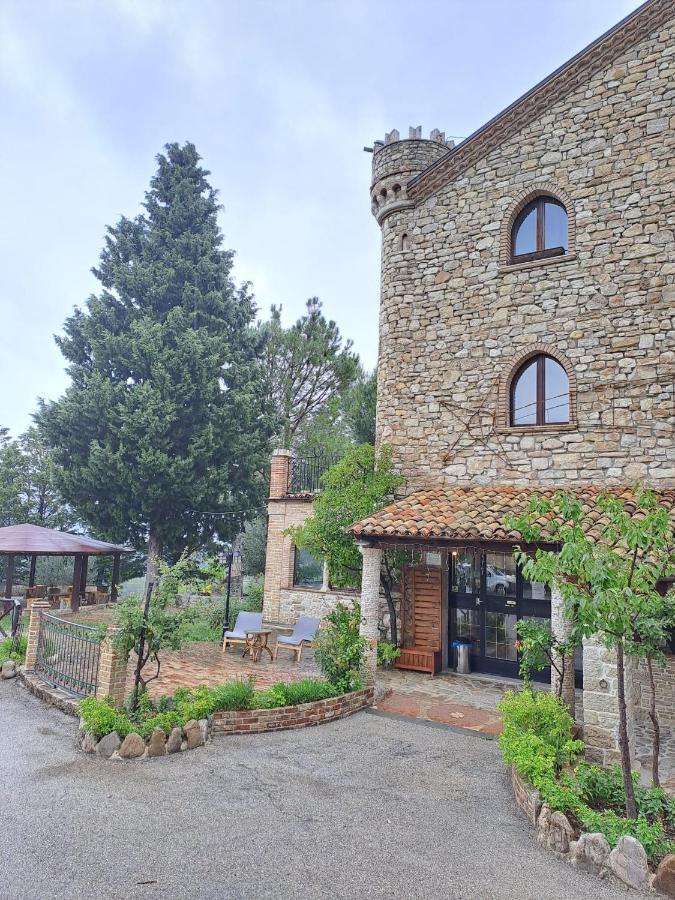 Hotel Lo Smeraldo Roccavivara Екстериор снимка